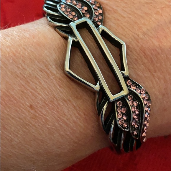 - Limited! HD Wing Pink Stone Bracelet - Picture 2 of 4